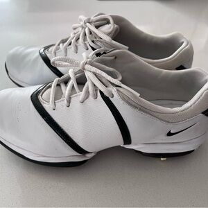 Nike Air women’s golf shoes size 8